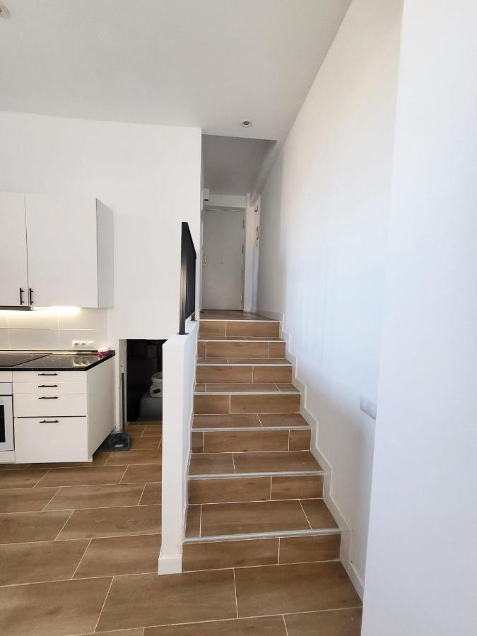 Appartamento Bonito Piso A 300 M De Metro Garcia Noblejas Madrid Esterno foto