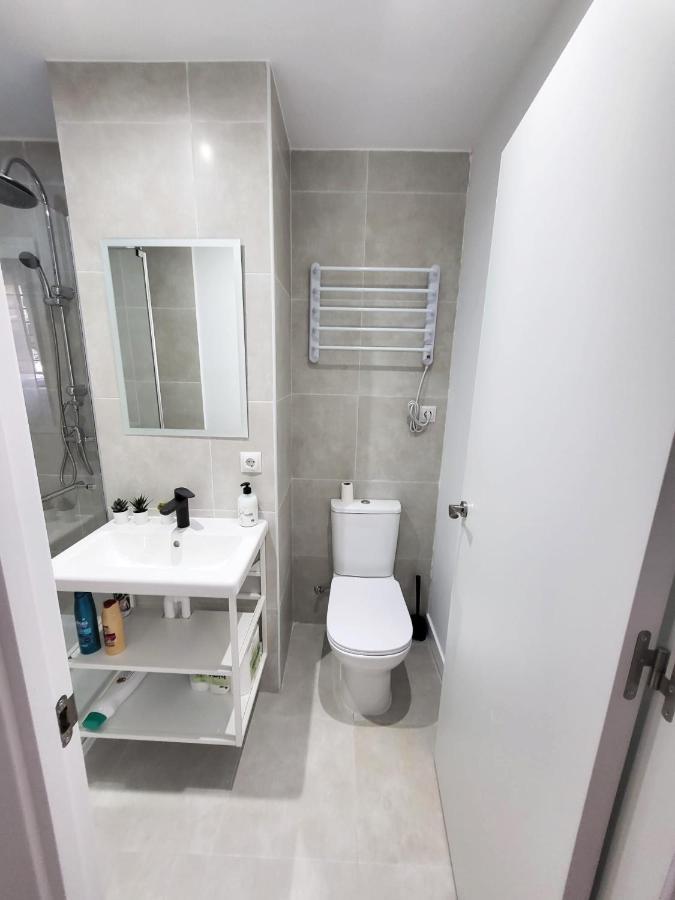 Appartamento Bonito Piso A 300 M De Metro Garcia Noblejas Madrid Esterno foto