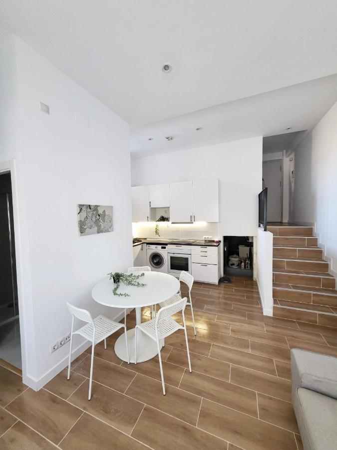 Appartamento Bonito Piso A 300 M De Metro Garcia Noblejas Madrid Esterno foto